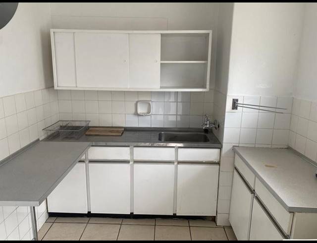 3 BEDROOM APARTMENT FOR SALE IN SUNNYSIDE